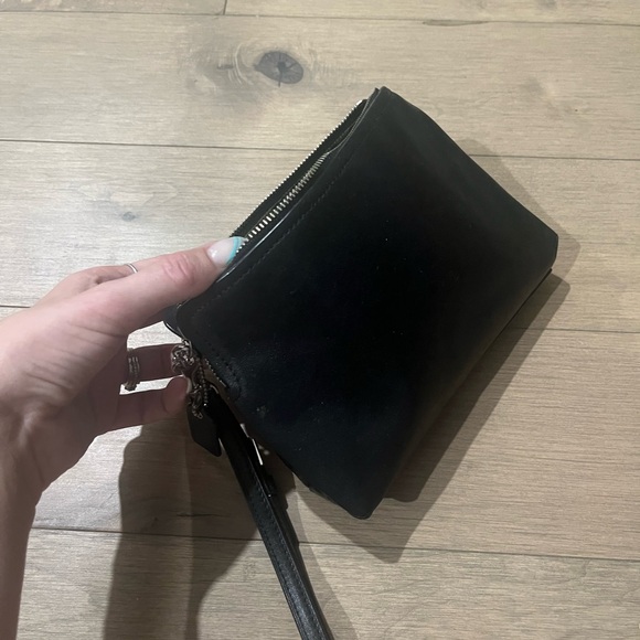 Large coach wristlet wallet - Picture 3 of 9